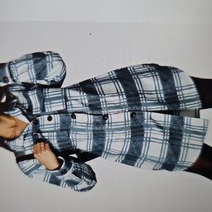 NWOT Velon Plaid Long Button-Up Collared Shirt Jacket  Blue/White XL